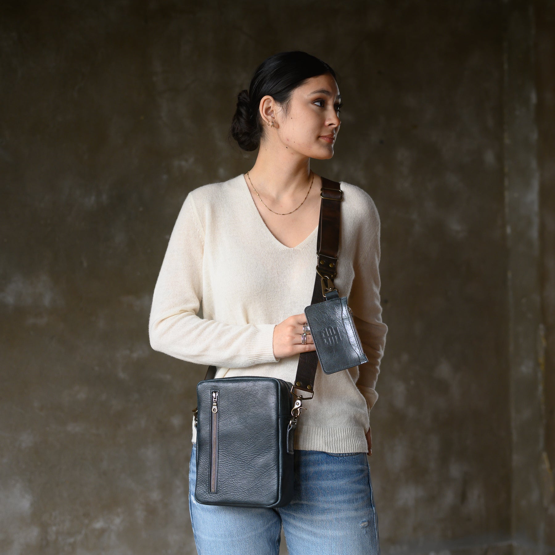 Mitney | Indigo Bison