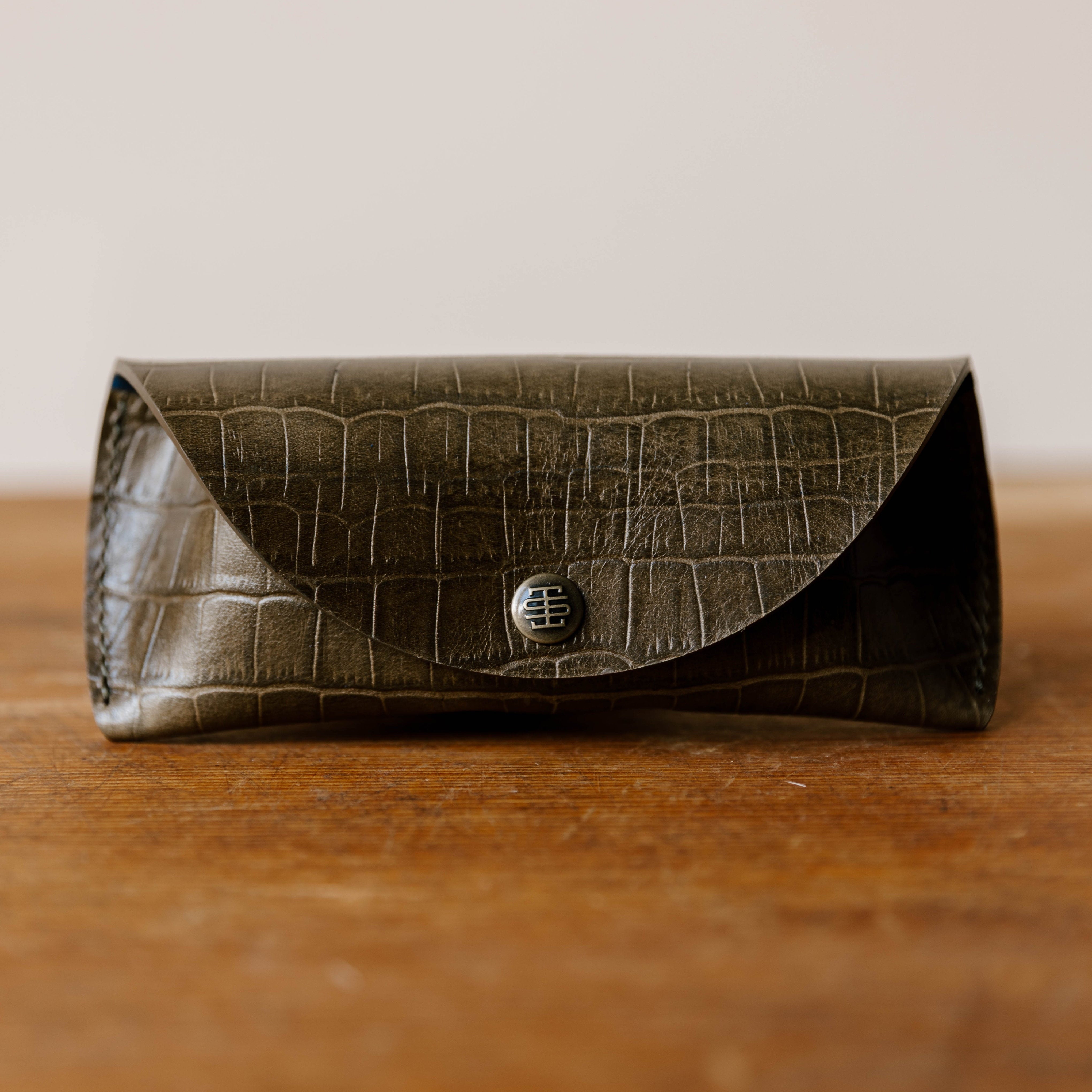 Caprock Case LE | Luxe Olive Croc